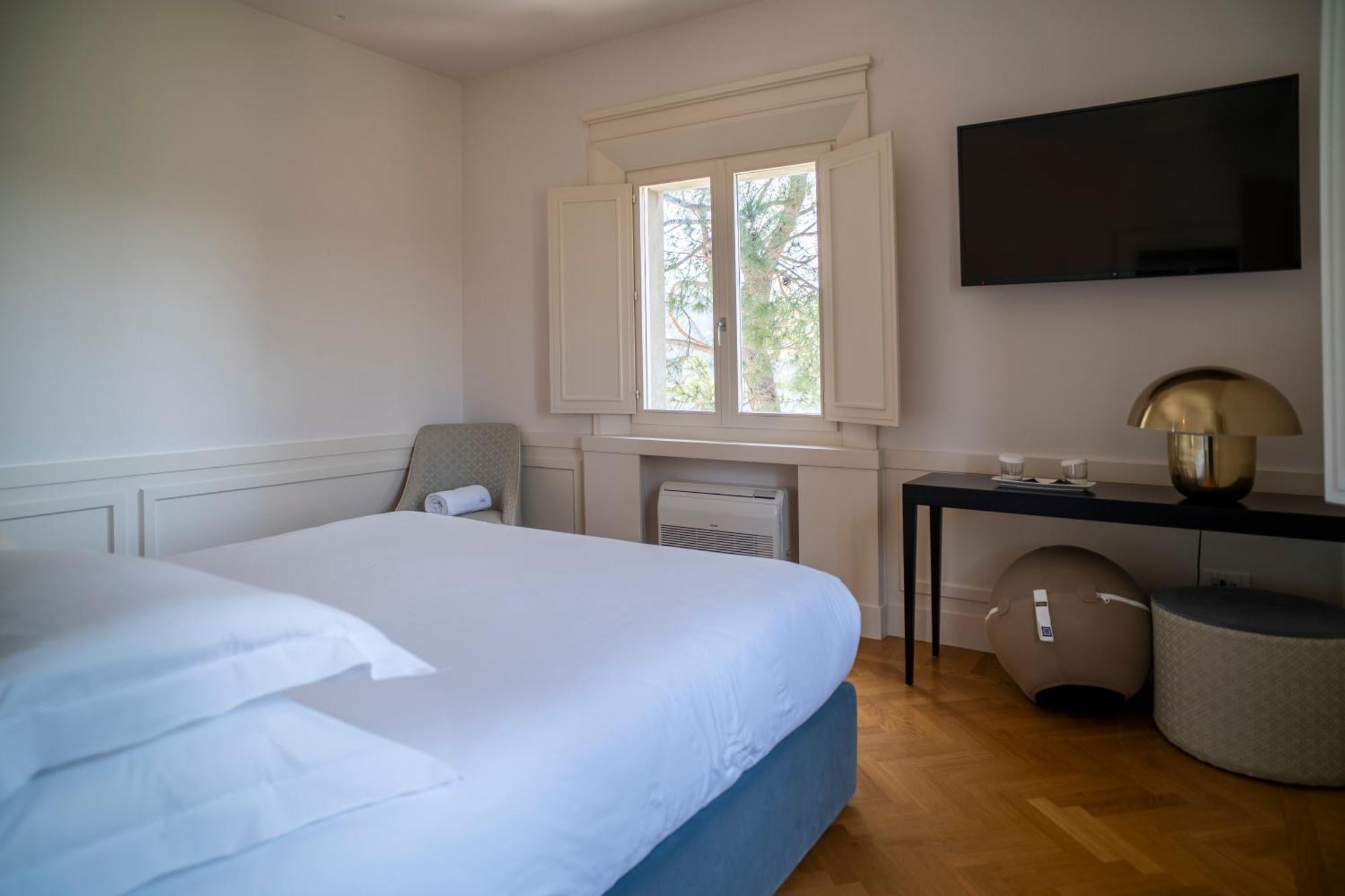 Boutique Hotel Villa Monty Banks Cesena Exterior photo